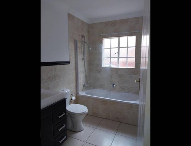 2 BEDROOM PROPERTY TO RENT IN GOEDEBURG
